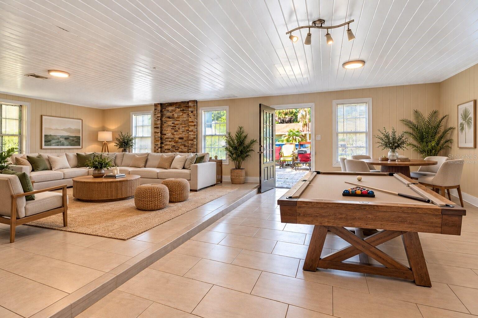 1351 MARKHAM WOODS RD