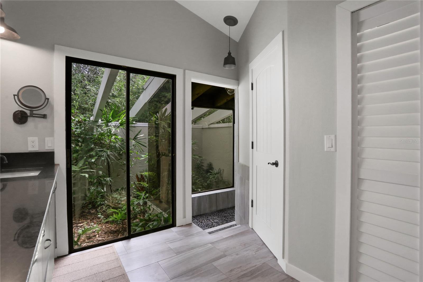 700 BEAR SHADOW CT