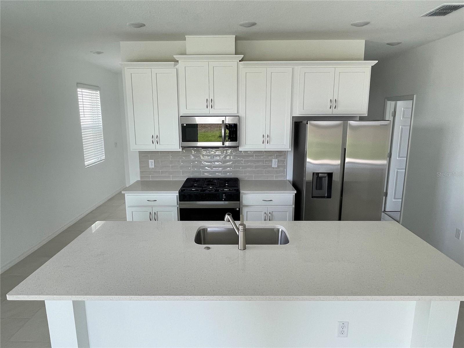 6977 BROAD WING LOOP