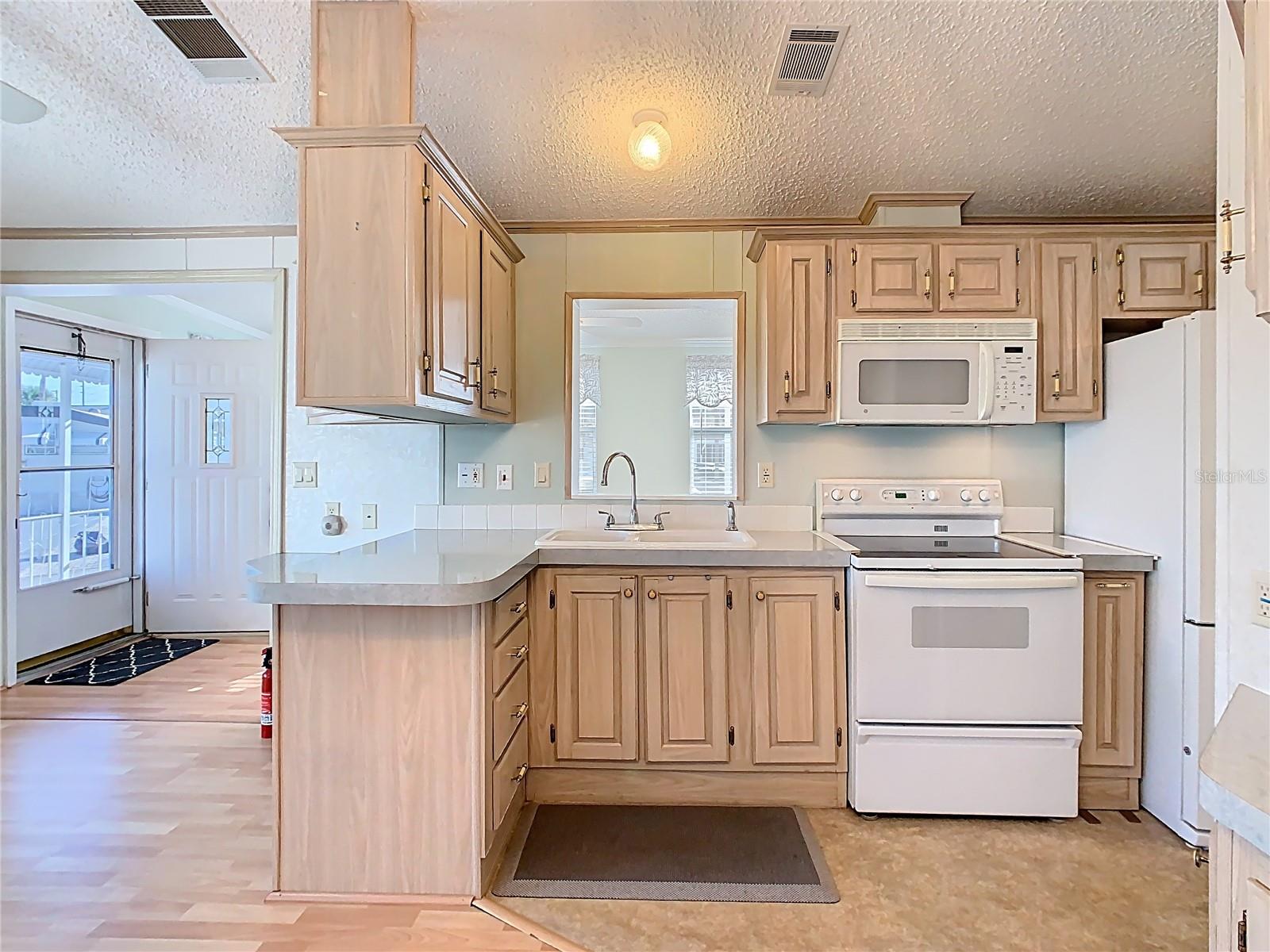 9000 US HWY 192 #733