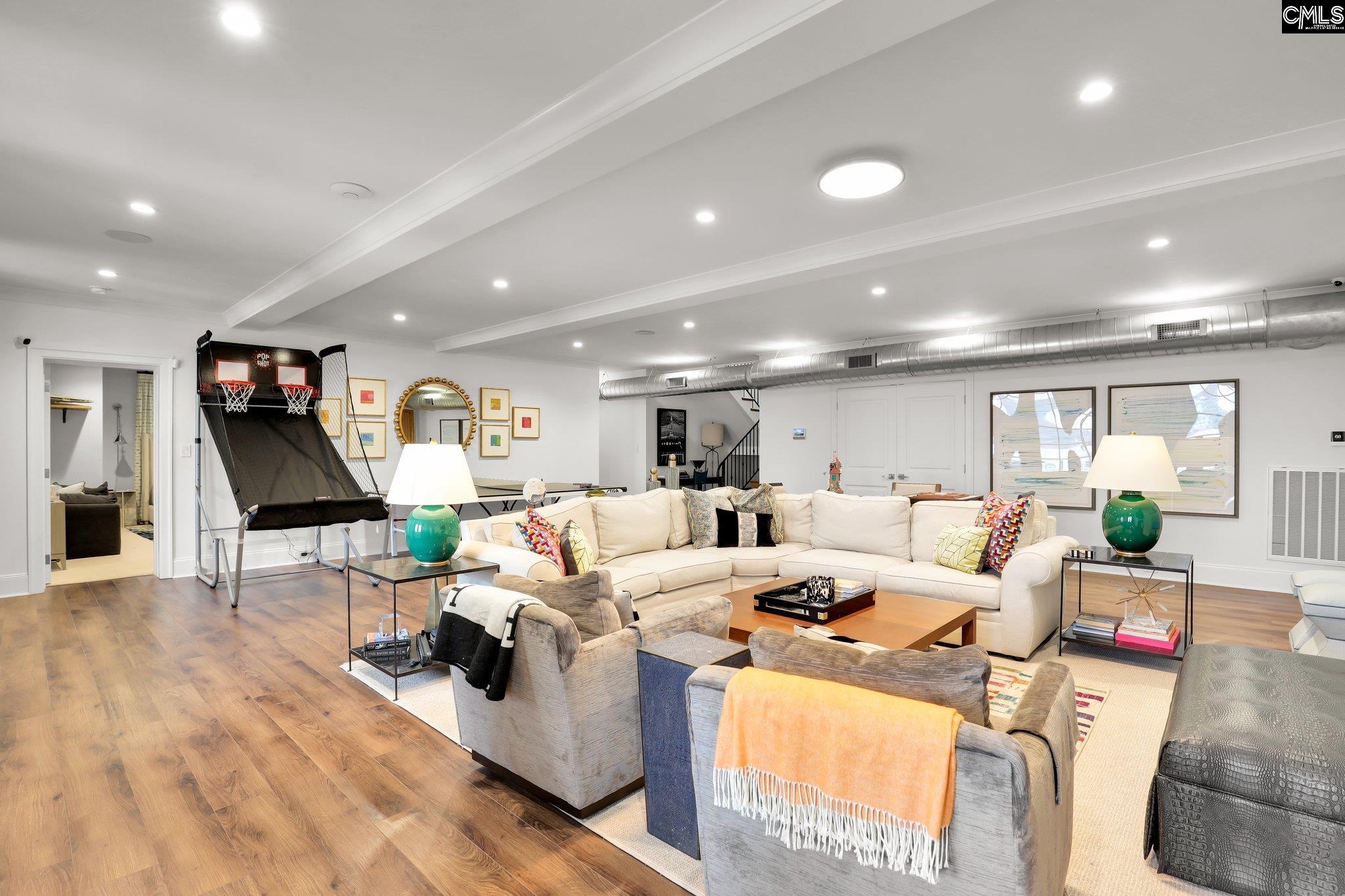 536 Yachting Road