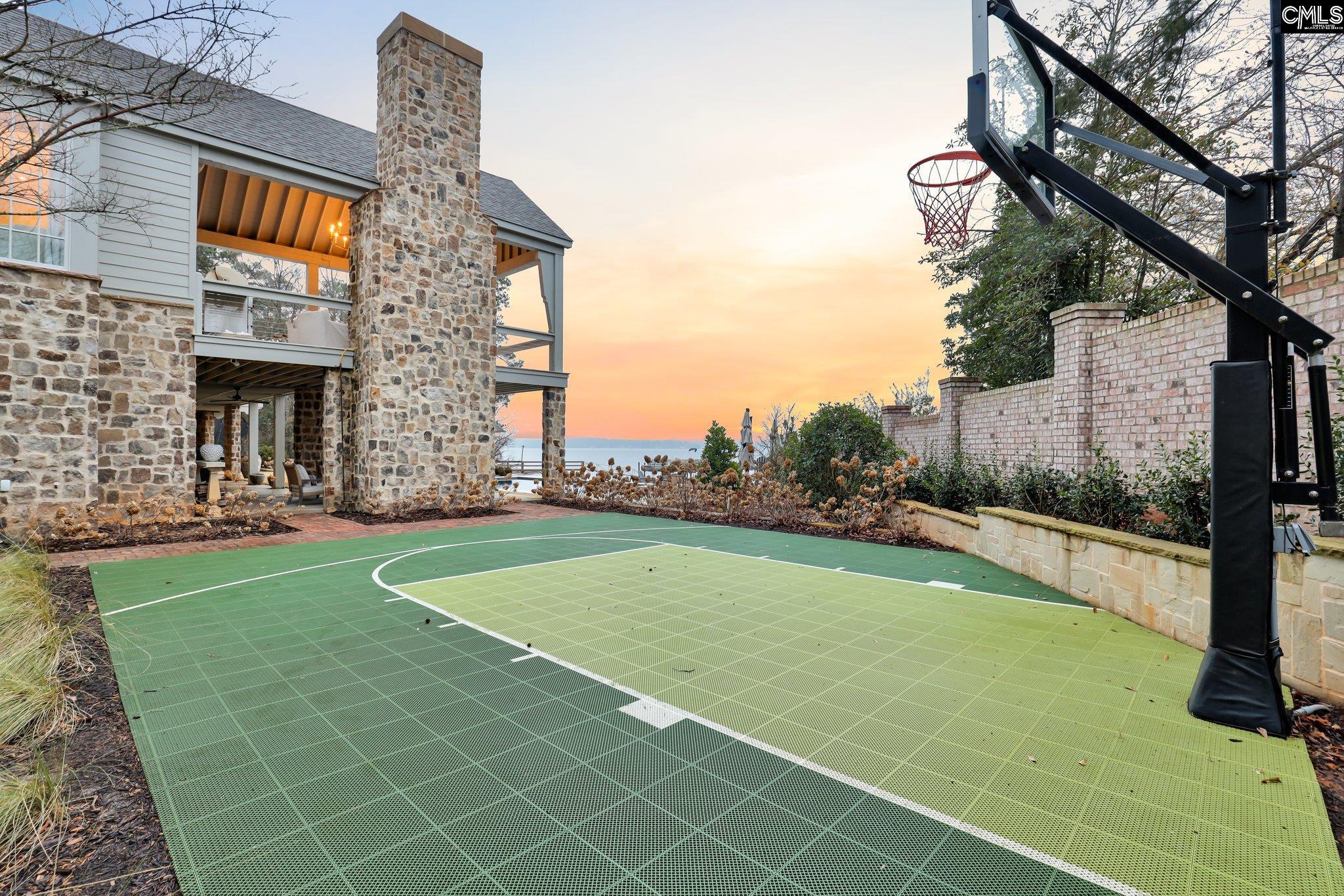 536 Yachting Road