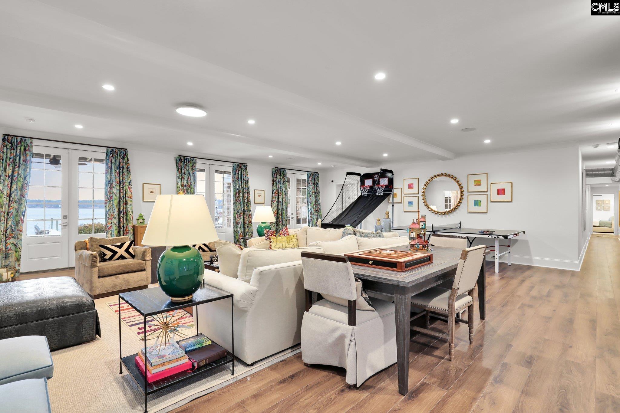 536 Yachting Road