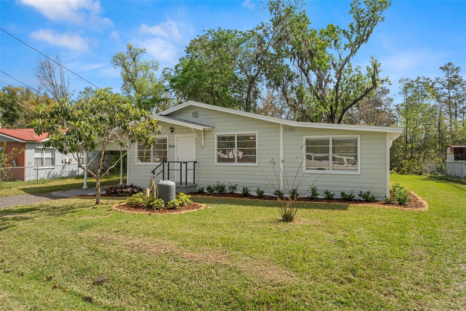 11144 LAKE SHORE DR