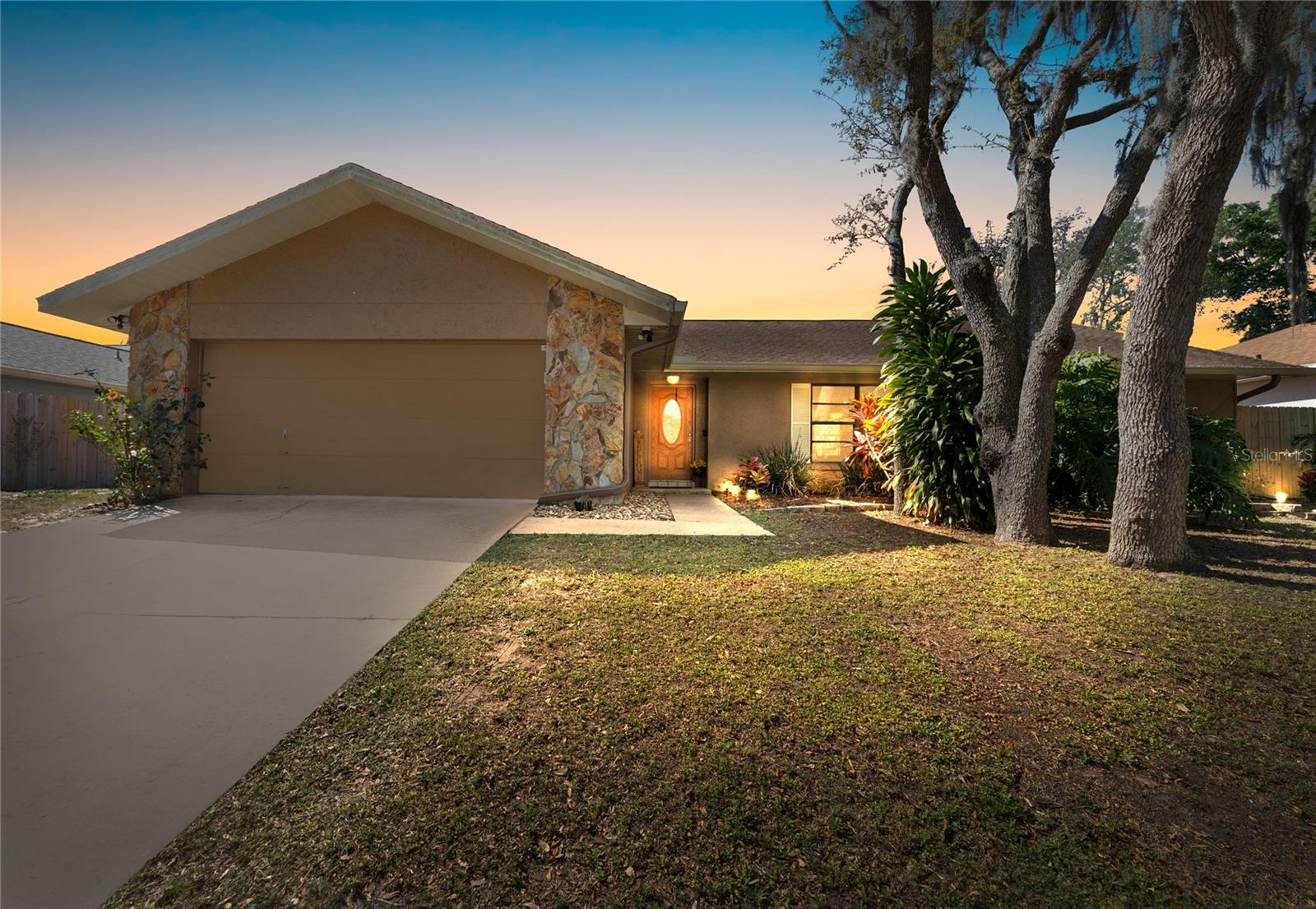 1011 RIFLECREST AVE