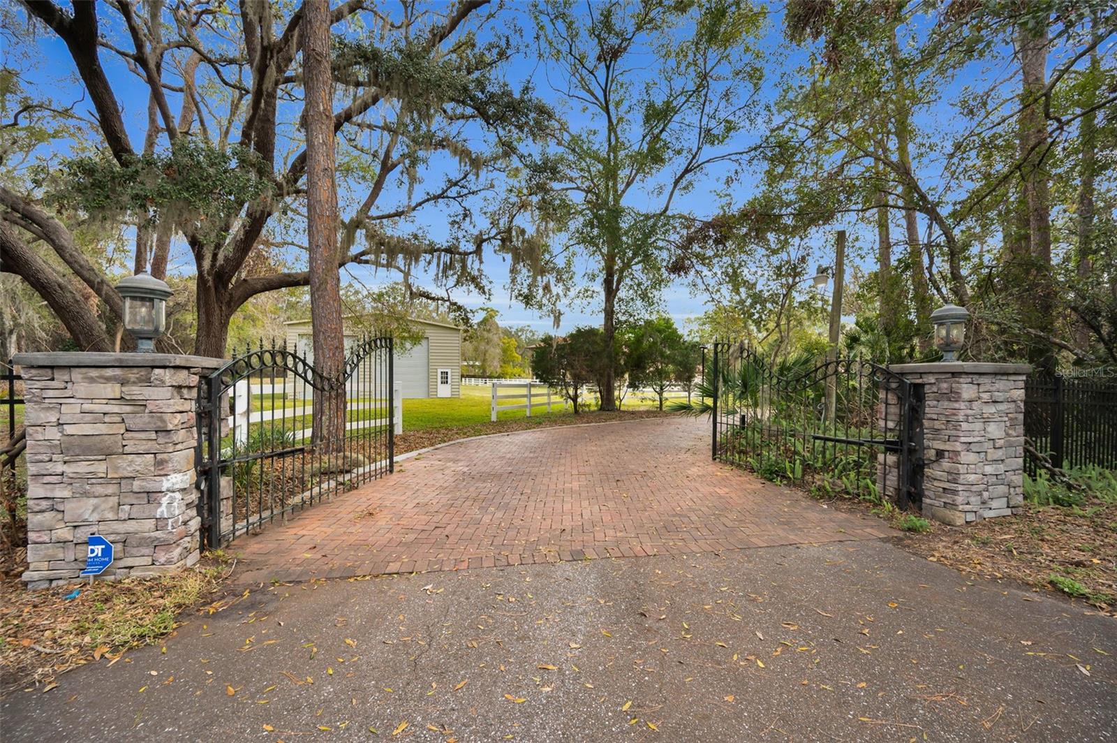 249 DOGWOOD TRCE