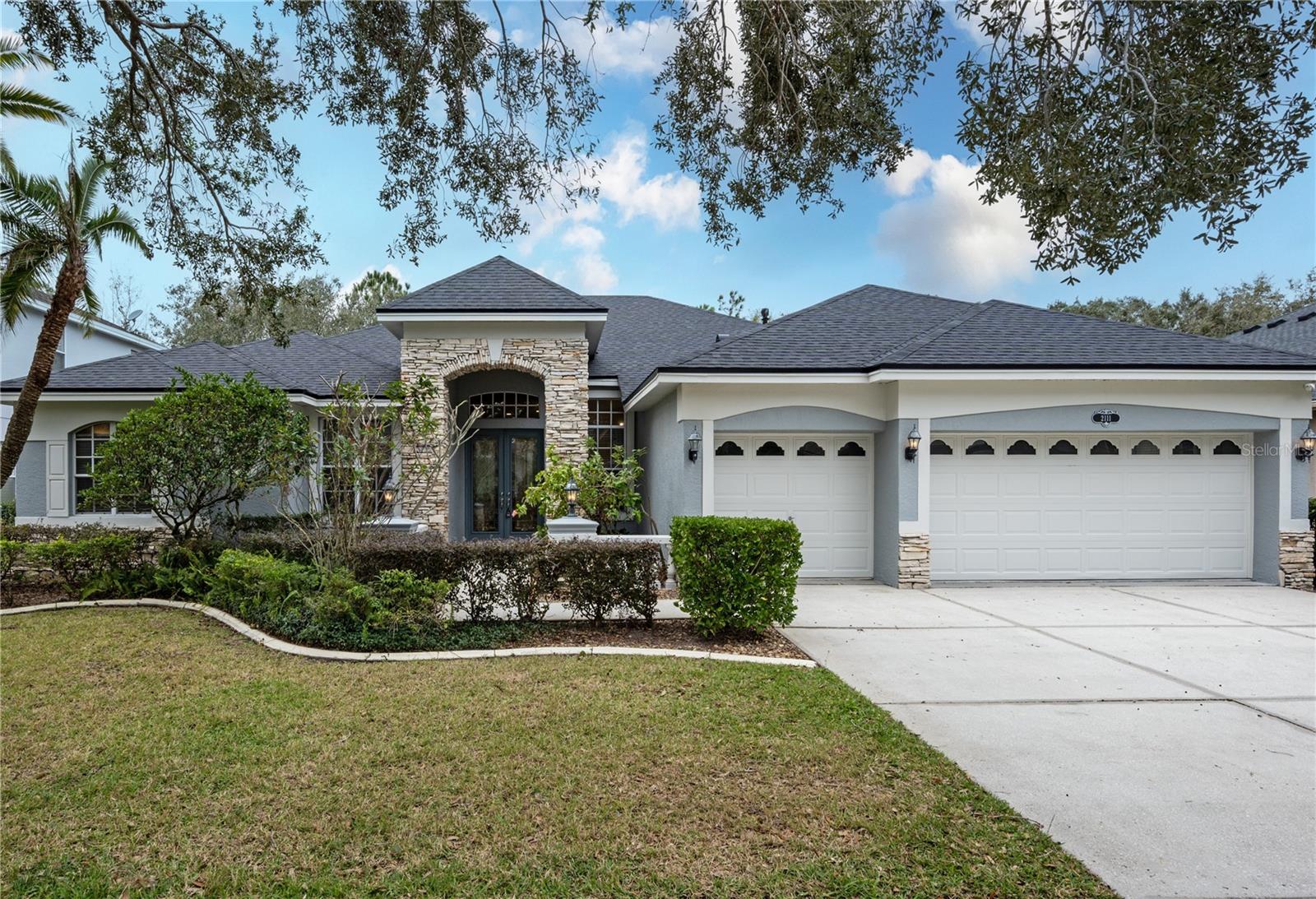 2111 CLIMBING IVY DR