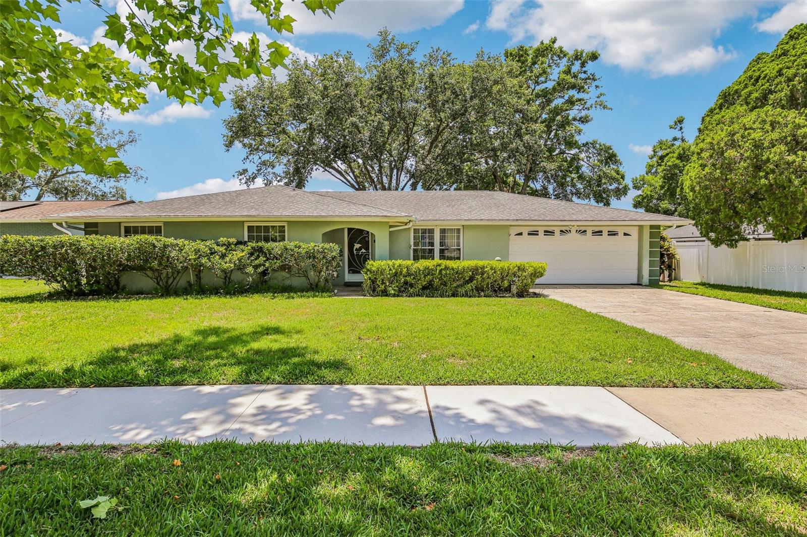 512 HILLPINE WAY