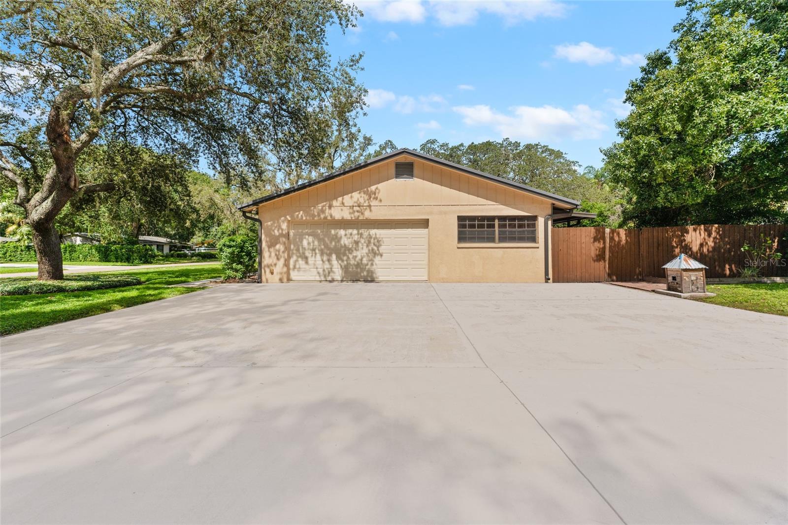 3011 LAKE ELLEN DR