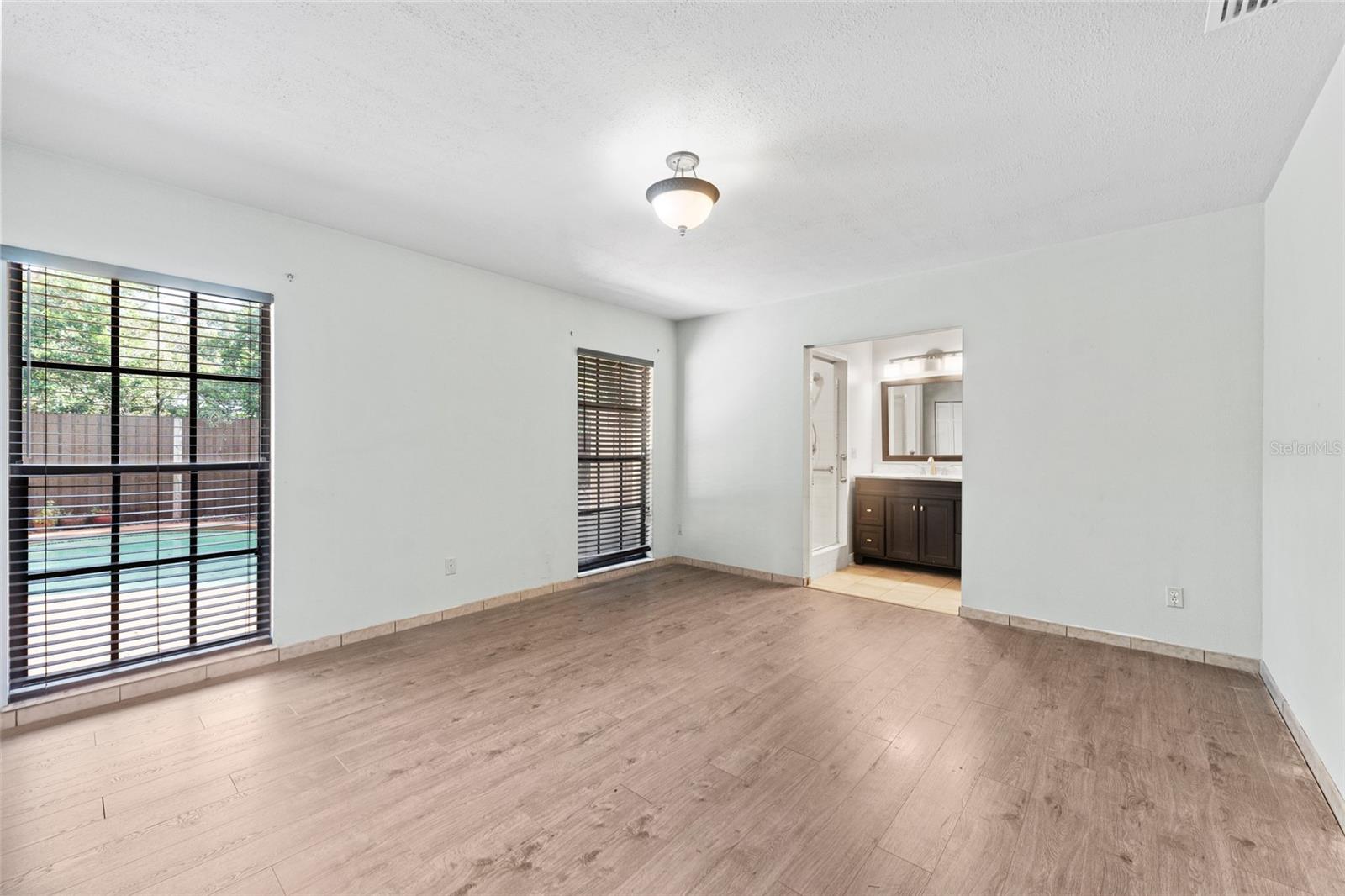 3011 LAKE ELLEN DR