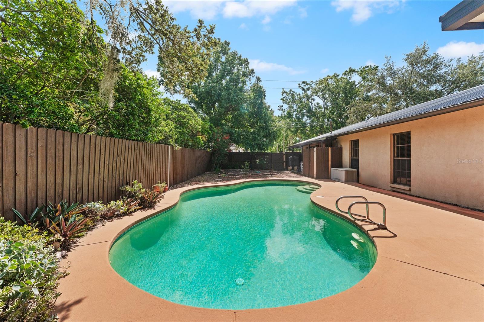 3011 LAKE ELLEN DR