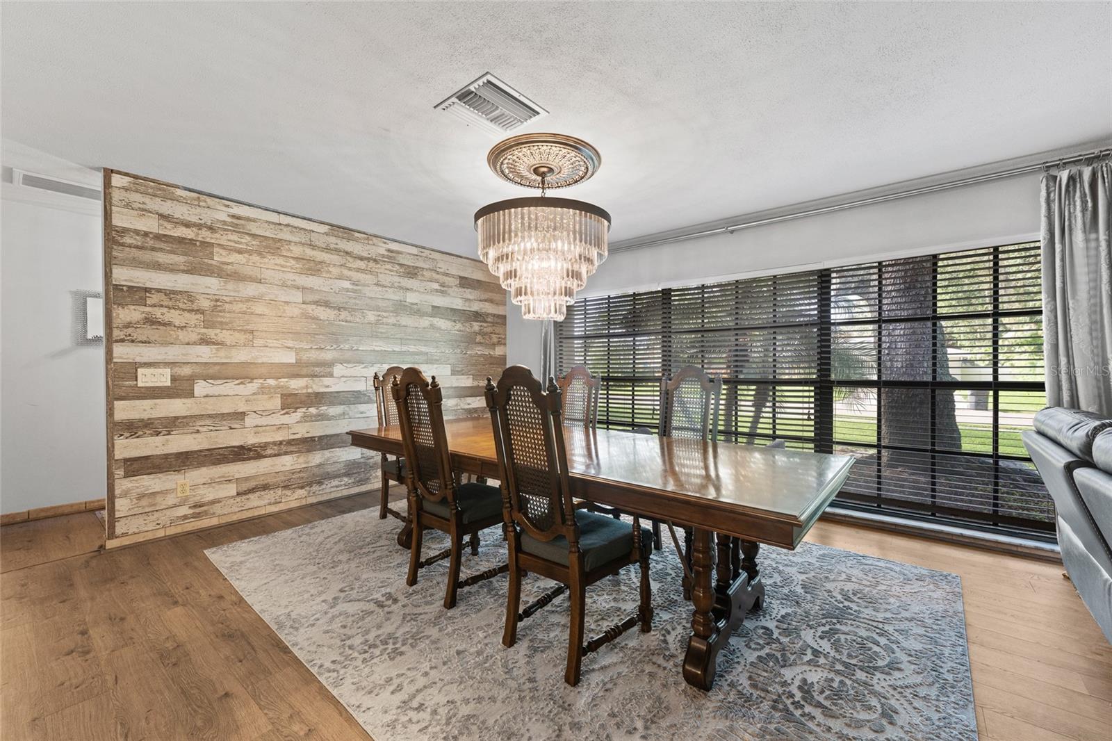 3011 LAKE ELLEN DR