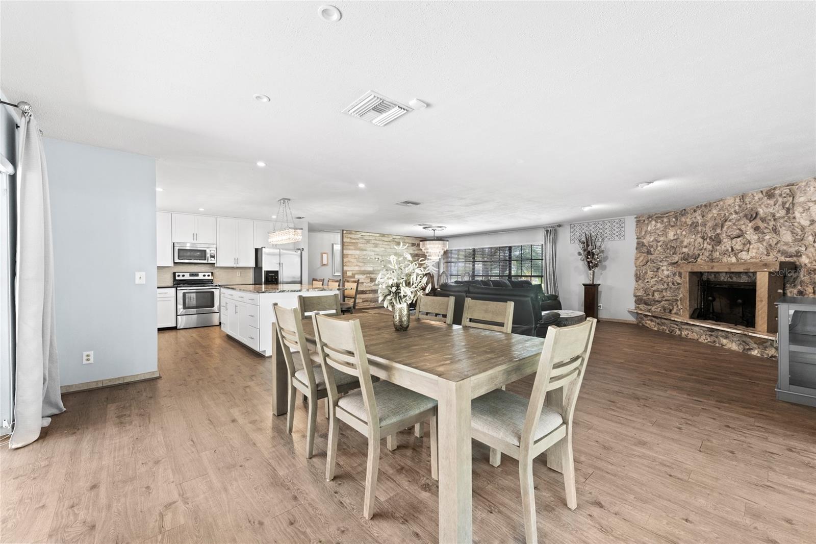 3011 LAKE ELLEN DR