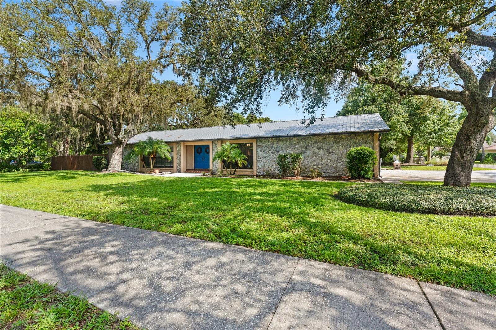 3011 LAKE ELLEN DR