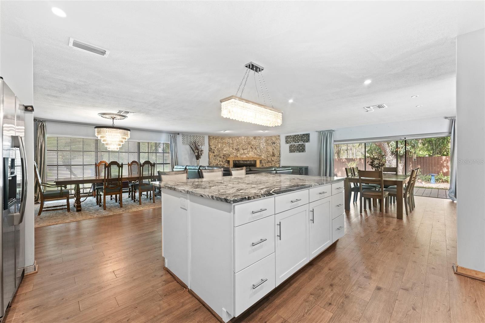 3011 LAKE ELLEN DR