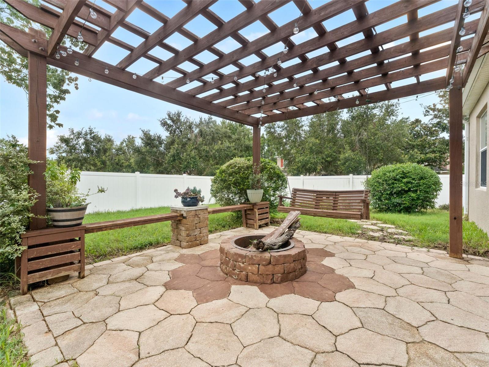 2914 CYPRESS BOWL RD