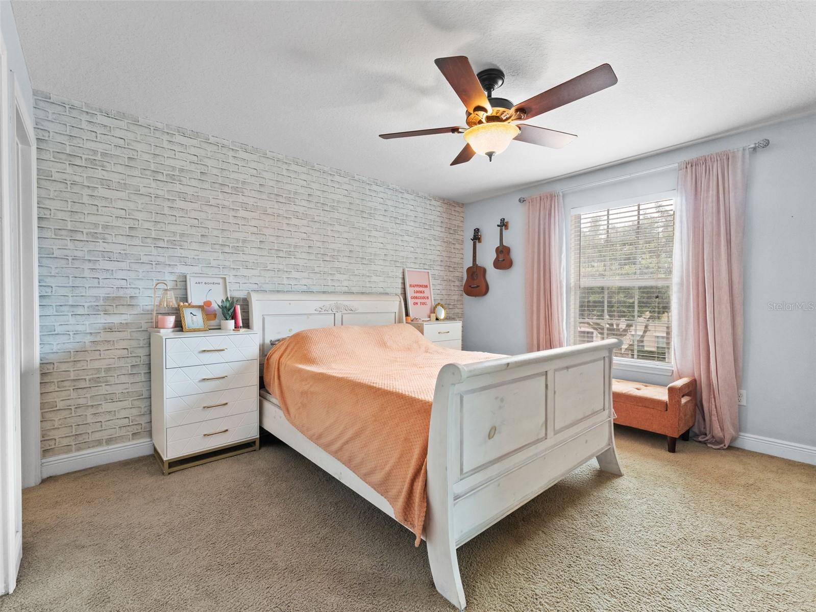 2914 CYPRESS BOWL RD