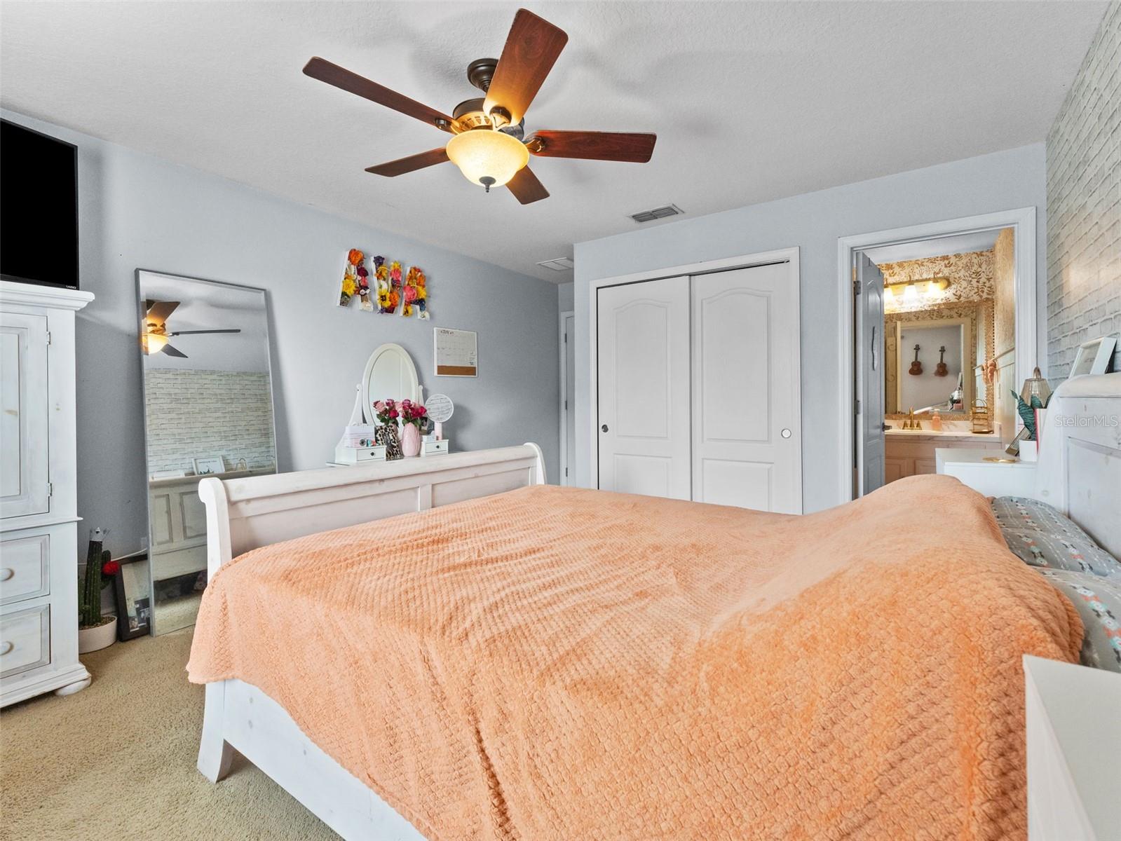 2914 CYPRESS BOWL RD