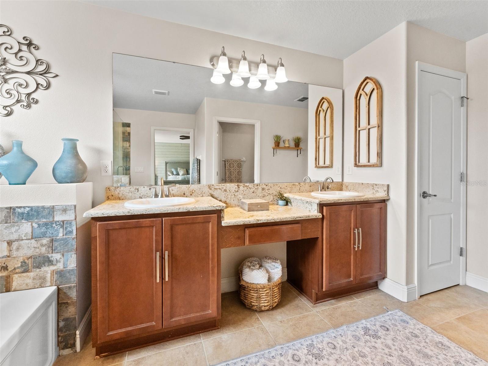 2914 CYPRESS BOWL RD