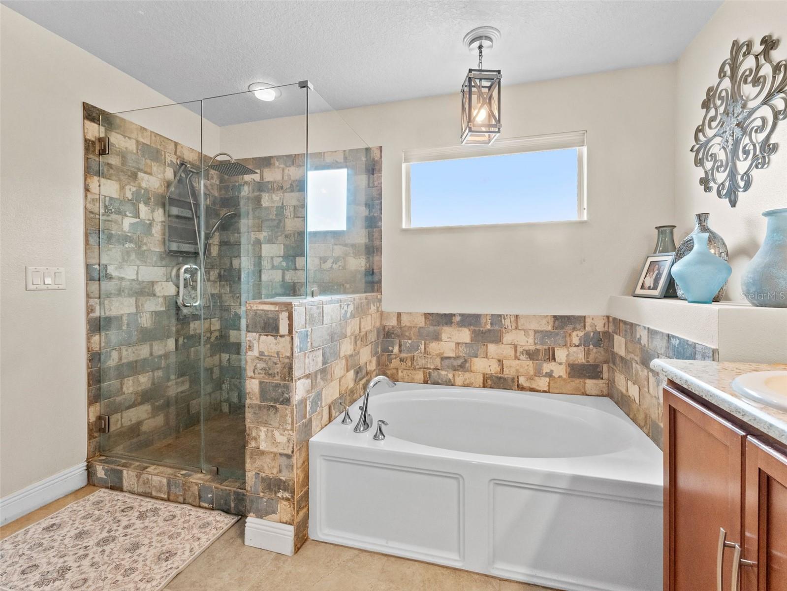 2914 CYPRESS BOWL RD