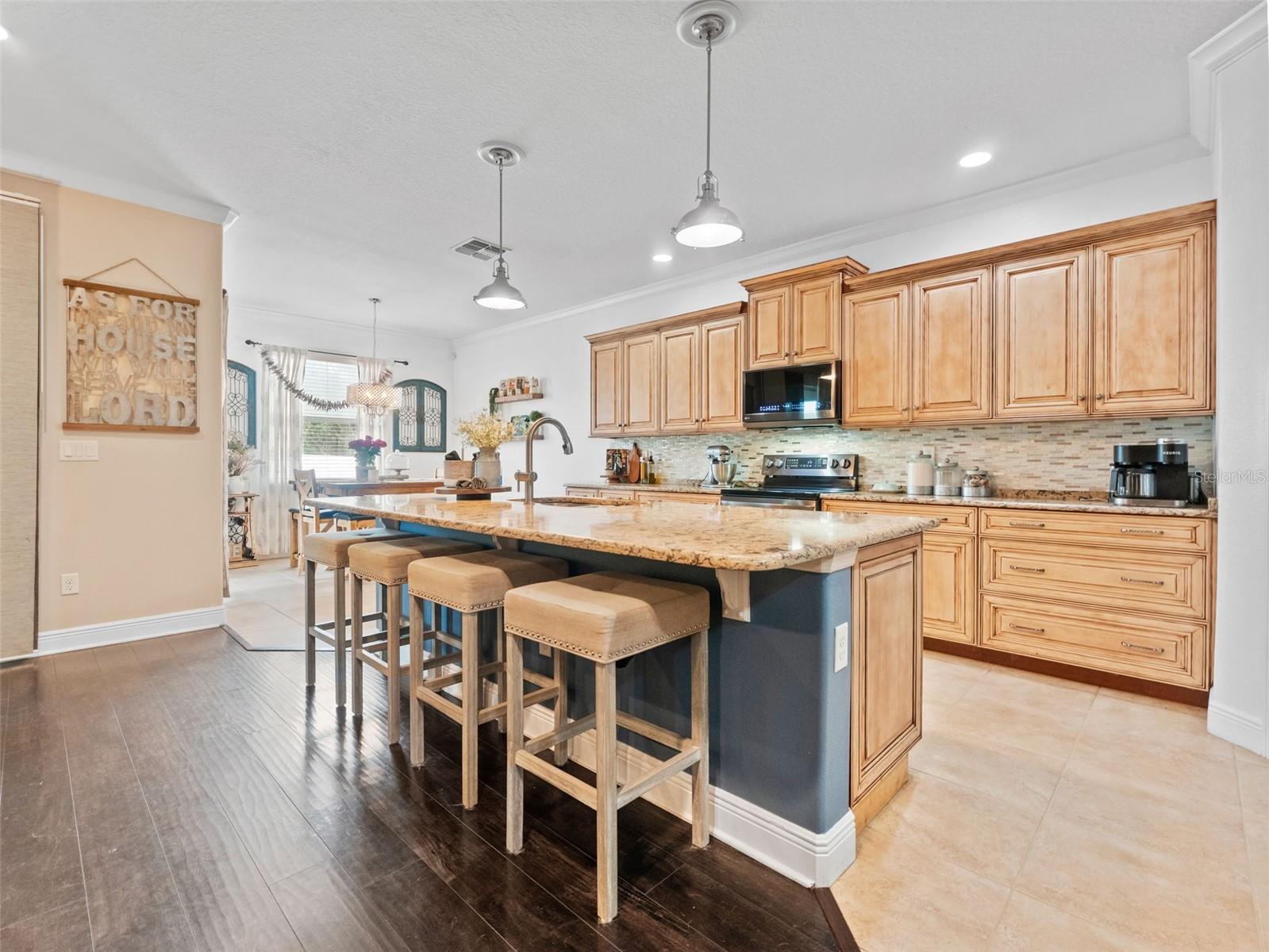 2914 CYPRESS BOWL RD