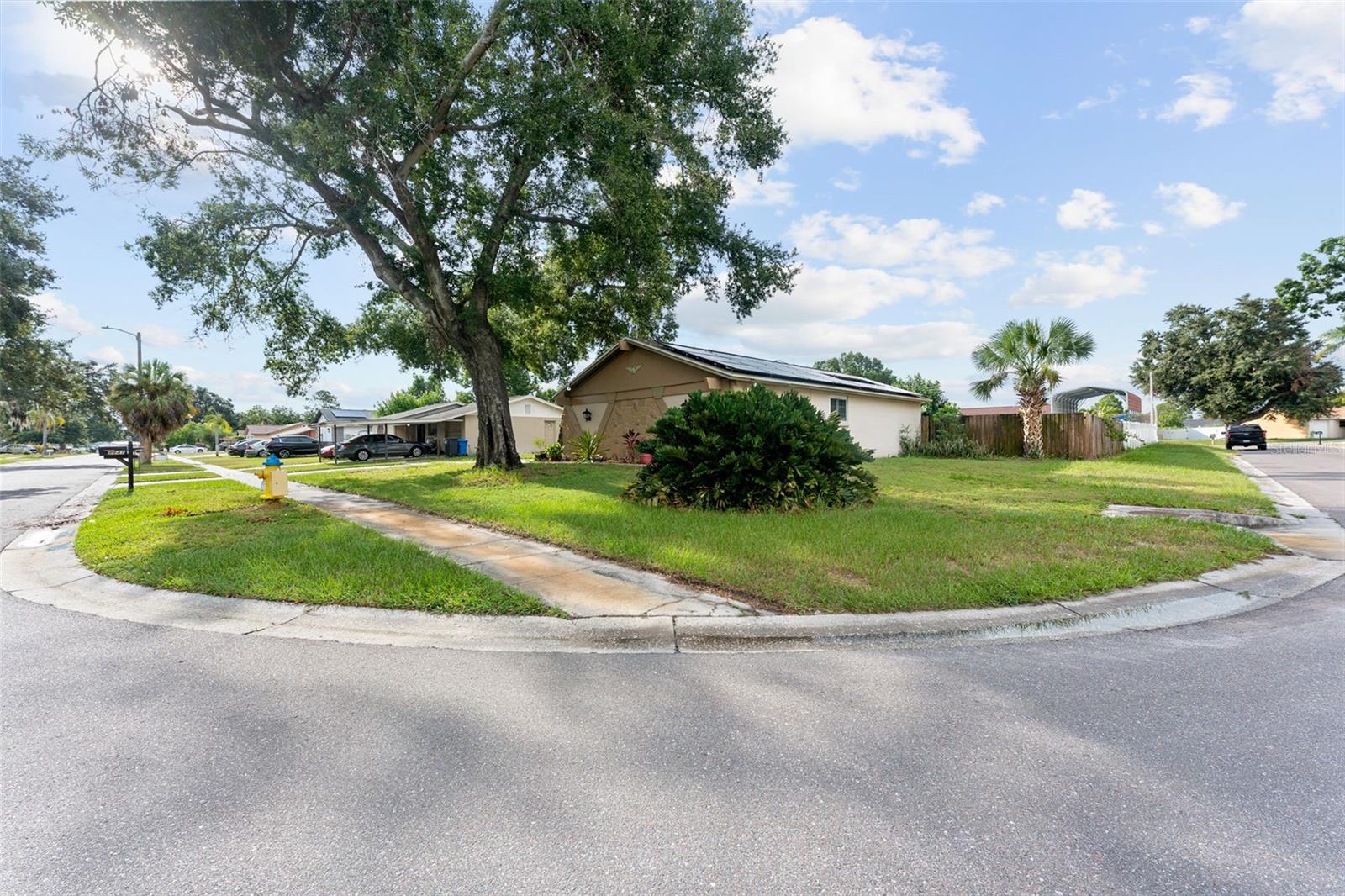 8841 OAK CIR