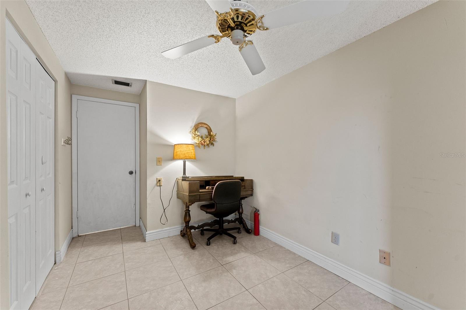 8841 OAK CIR