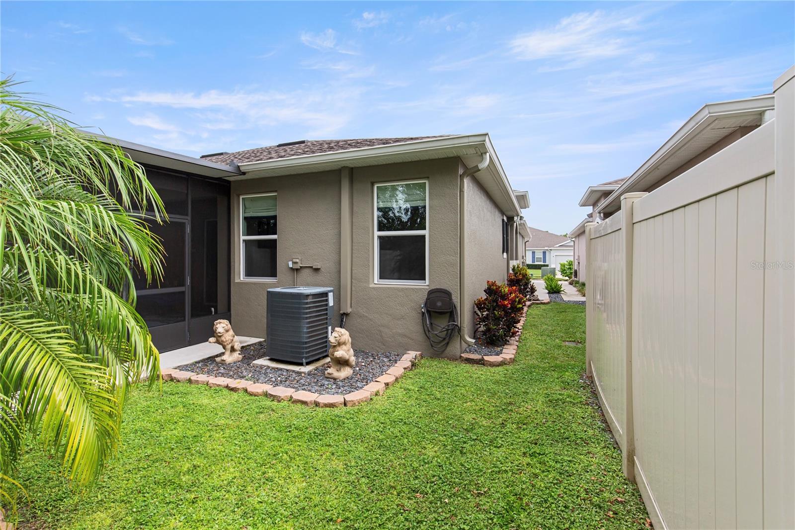 10417 HERON HIDEAWAY LOOP