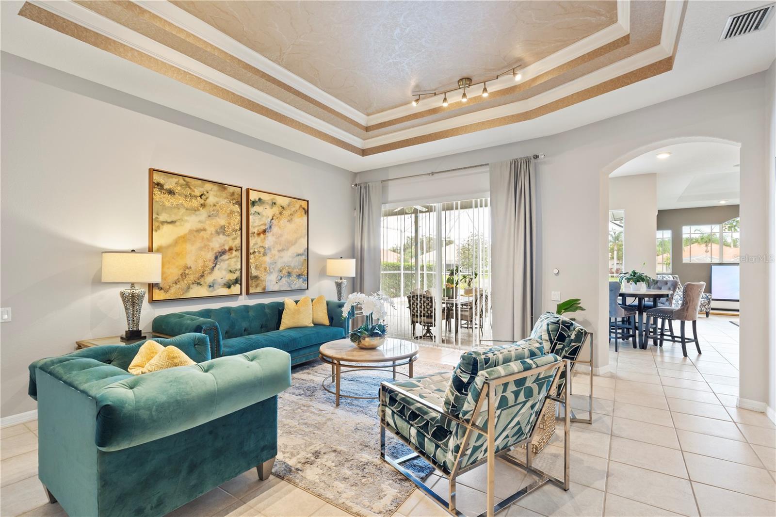 10209 WATERSIDE OAKS DR