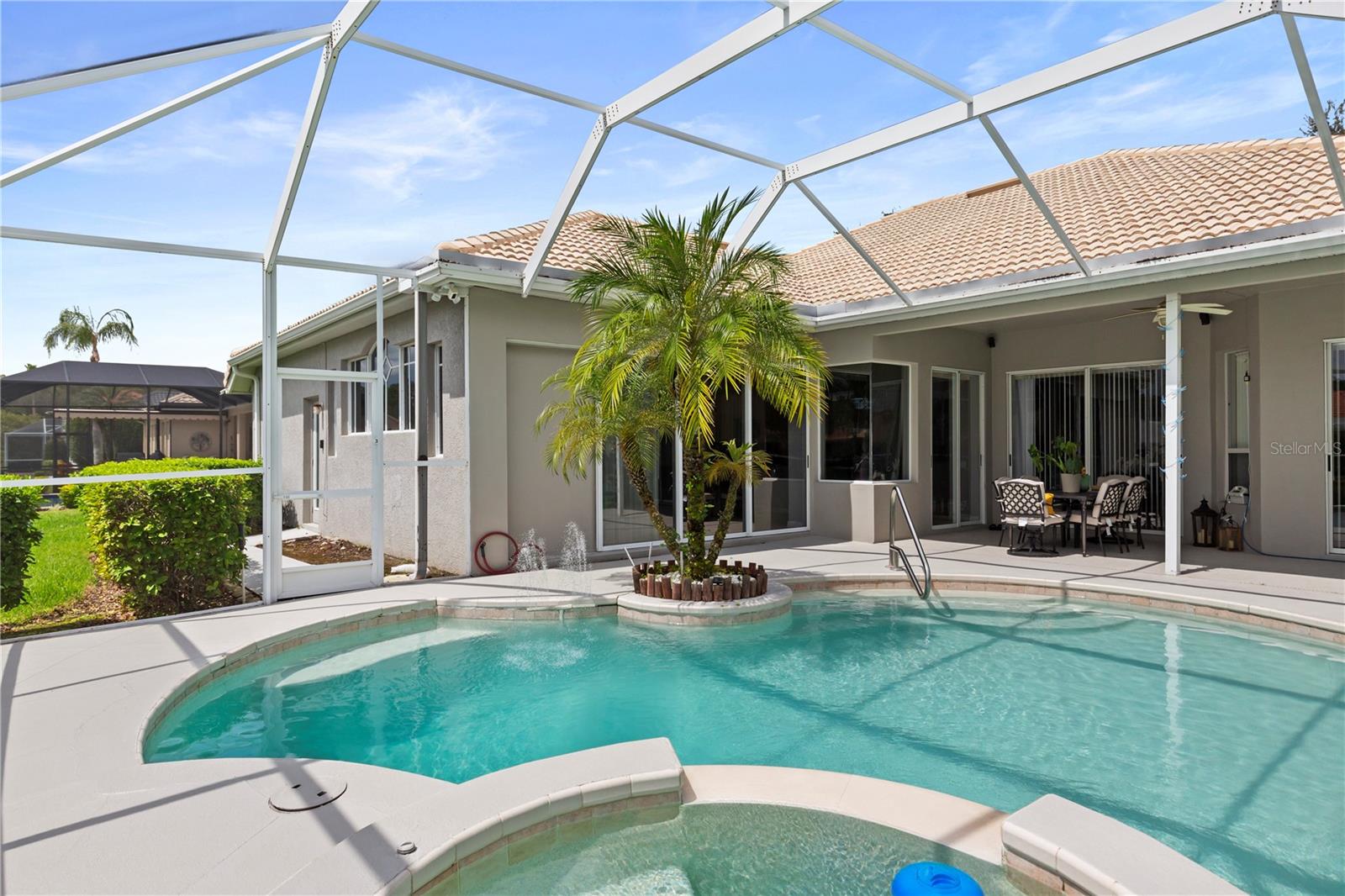 10209 WATERSIDE OAKS DR