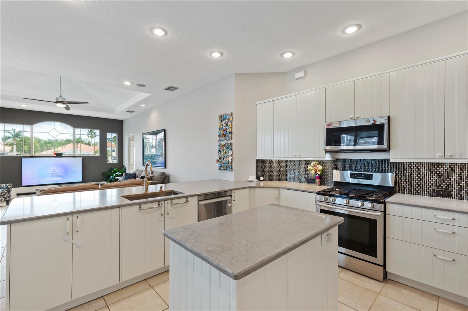 10209 WATERSIDE OAKS DR