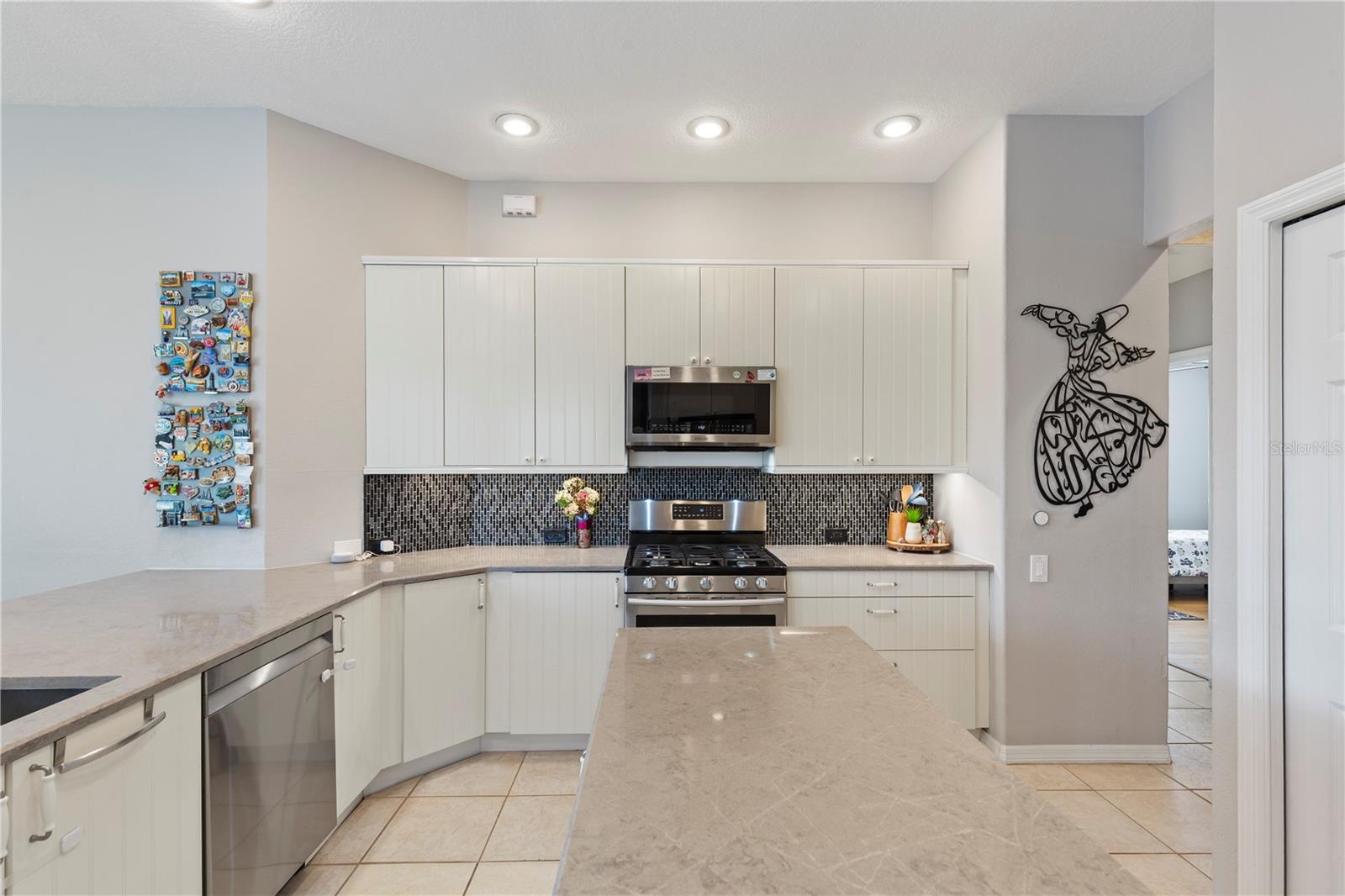 10209 WATERSIDE OAKS DR