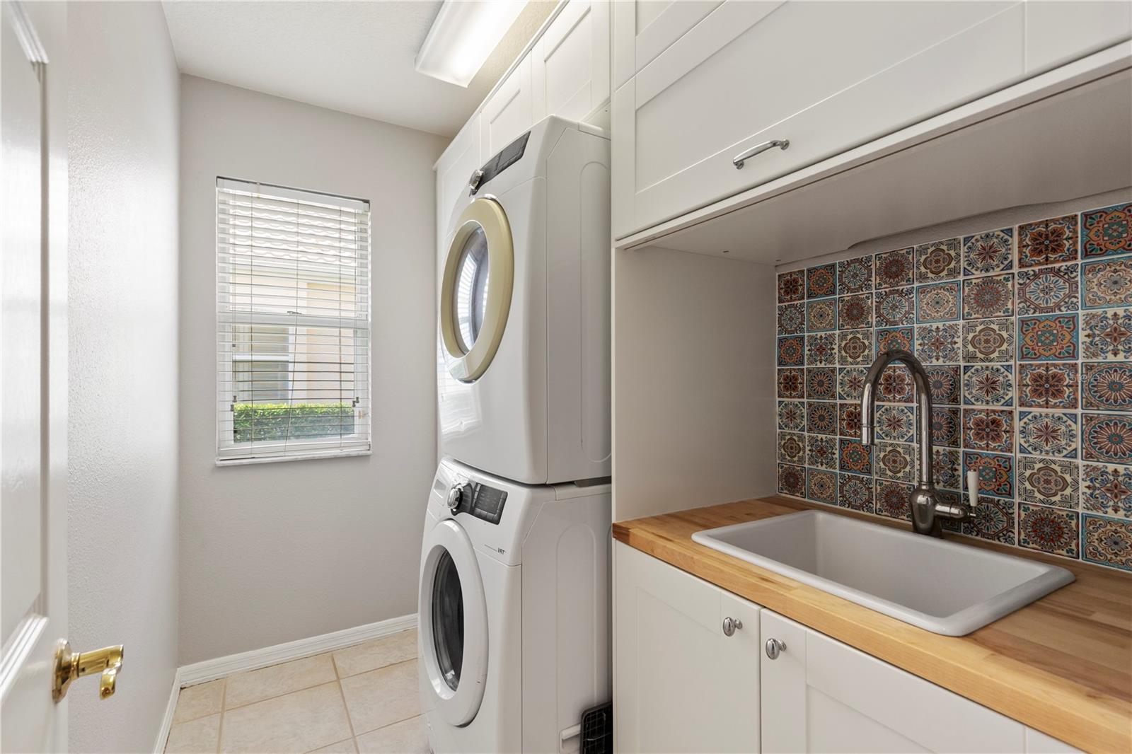 10209 WATERSIDE OAKS DR