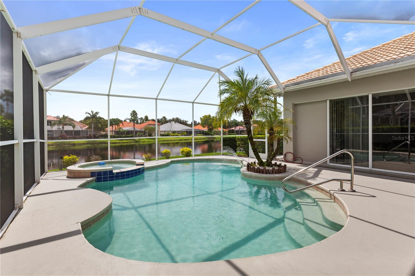 10209 WATERSIDE OAKS DR