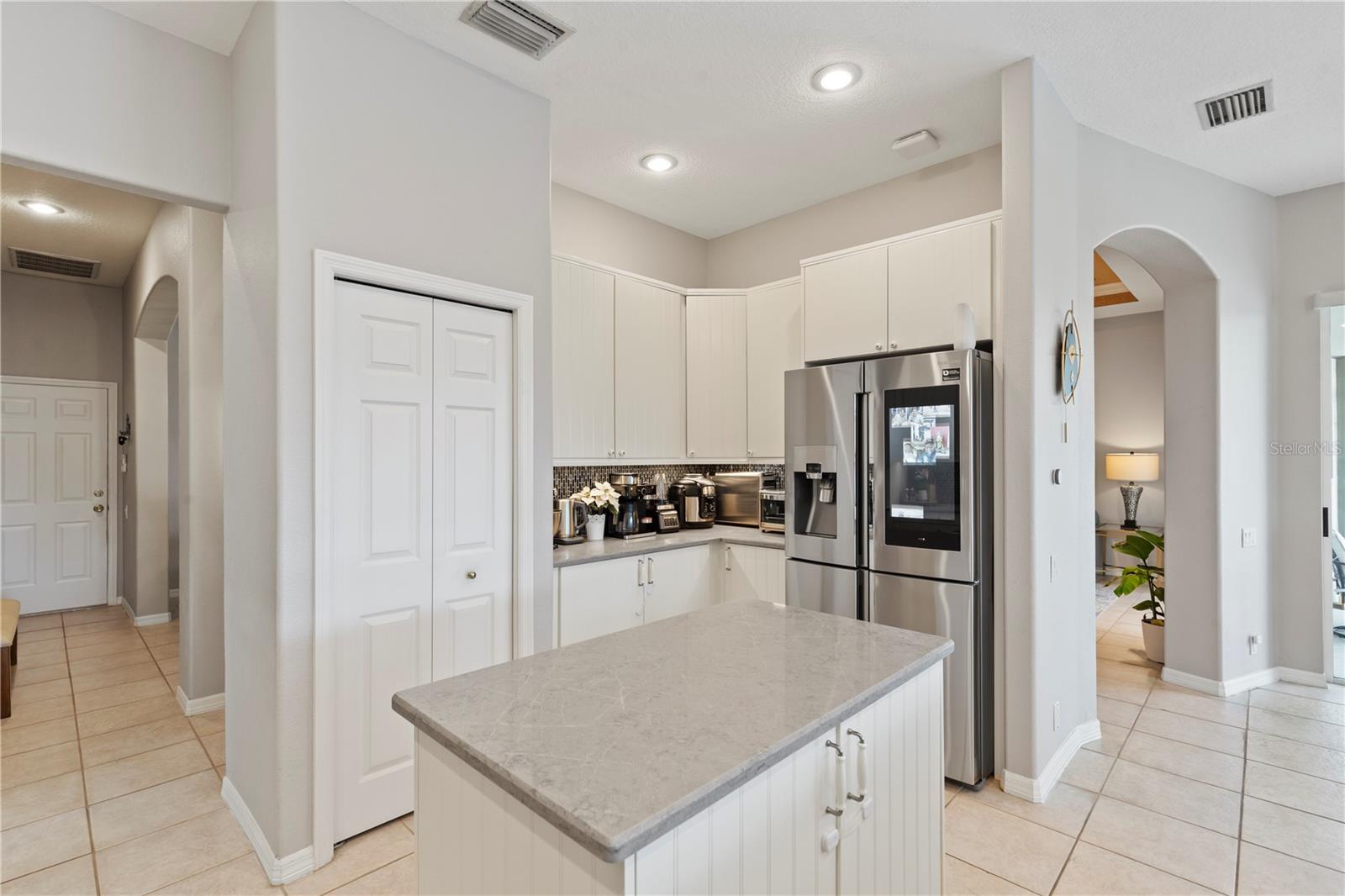 10209 WATERSIDE OAKS DR