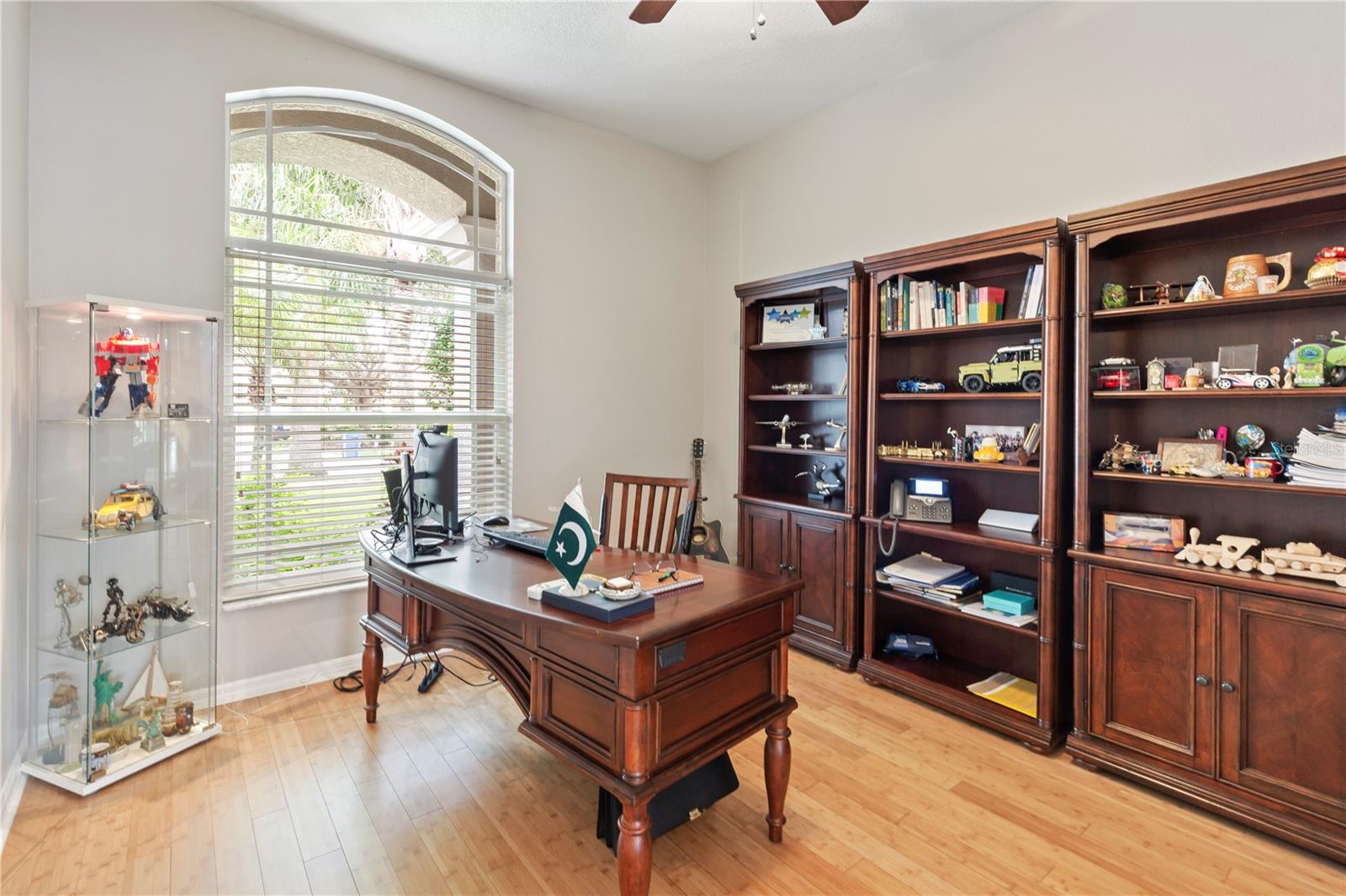 10209 WATERSIDE OAKS DR