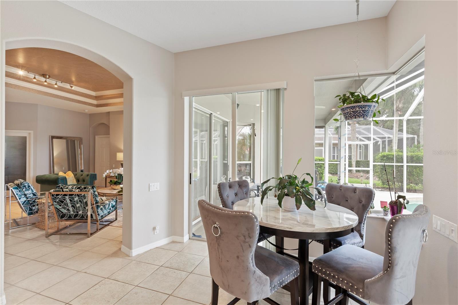 10209 WATERSIDE OAKS DR