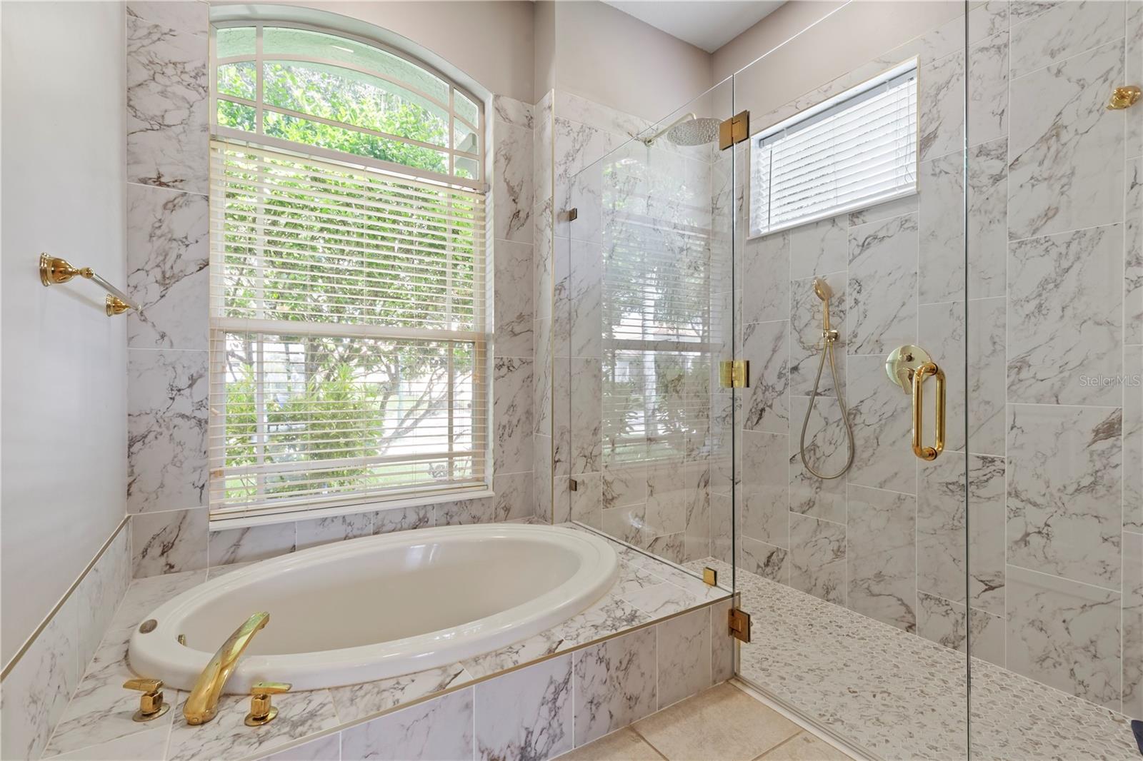 10209 WATERSIDE OAKS DR