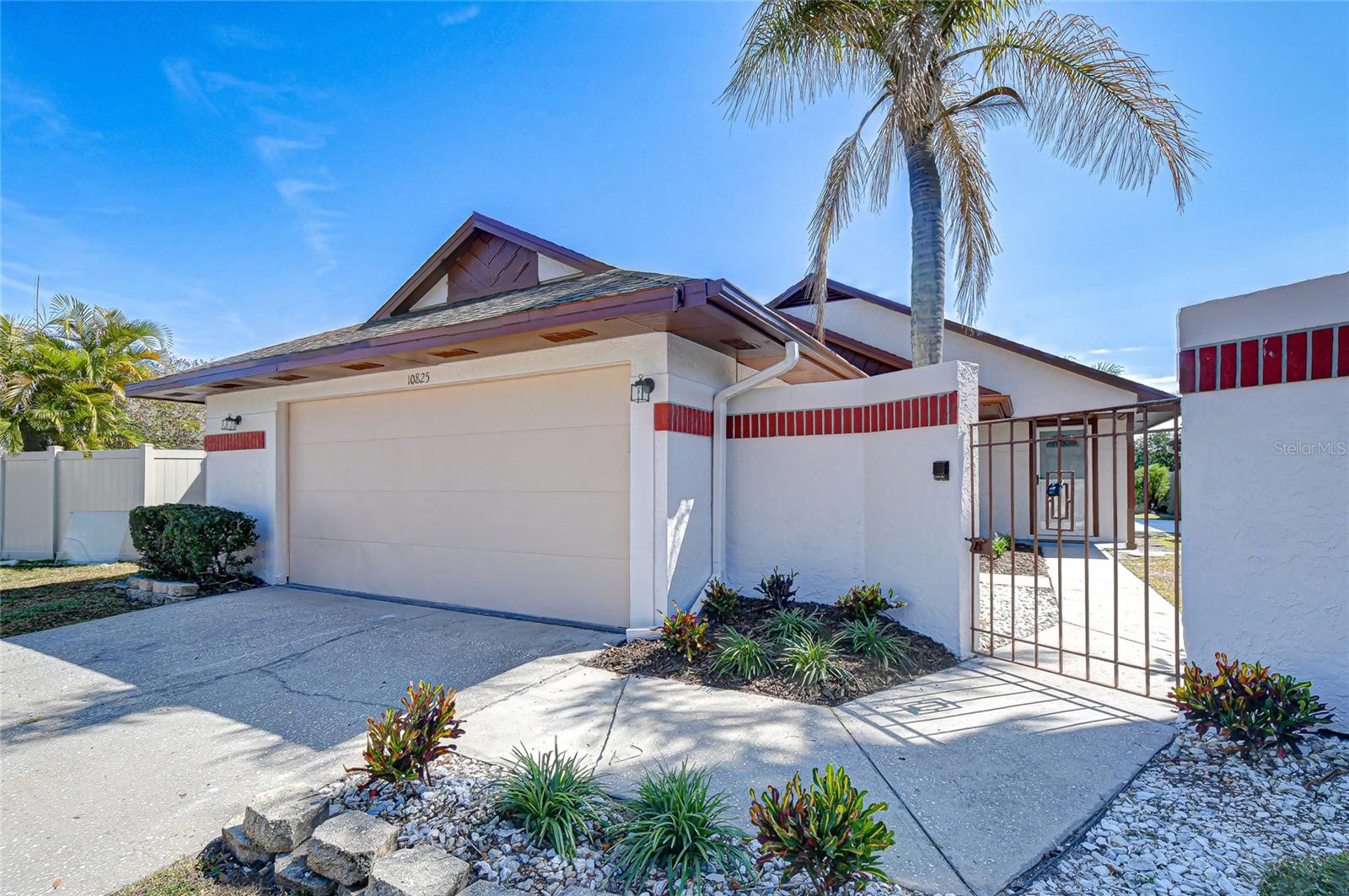 10825 VENICE CIR