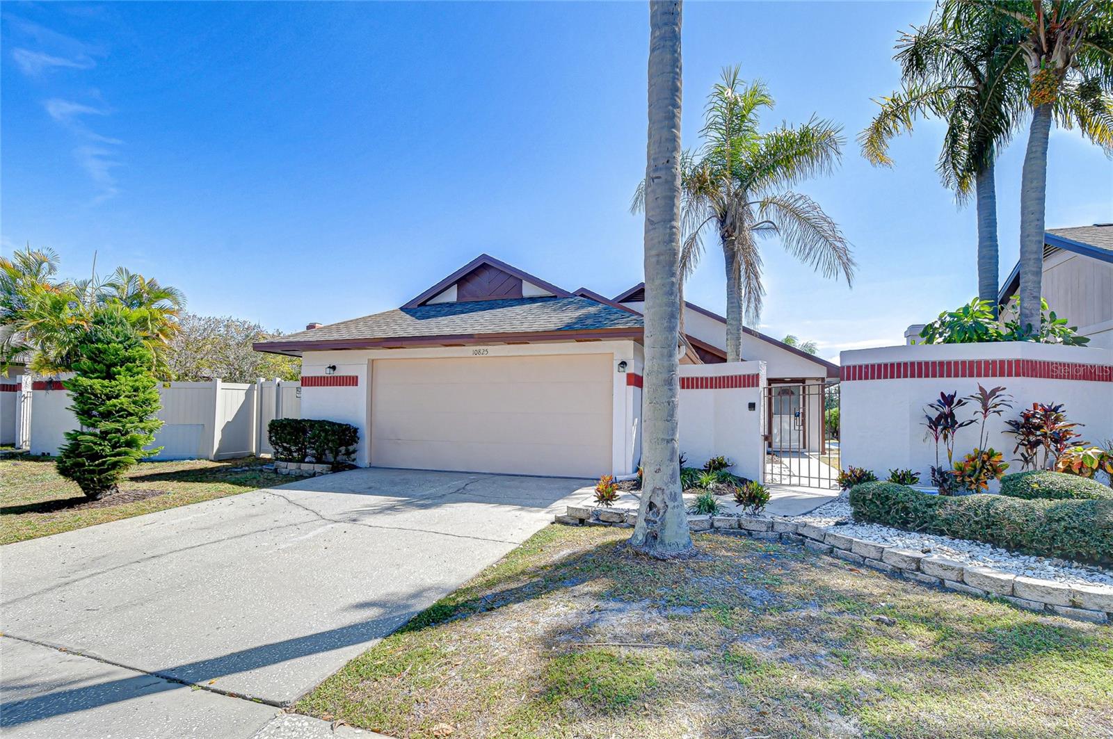 10825 VENICE CIR