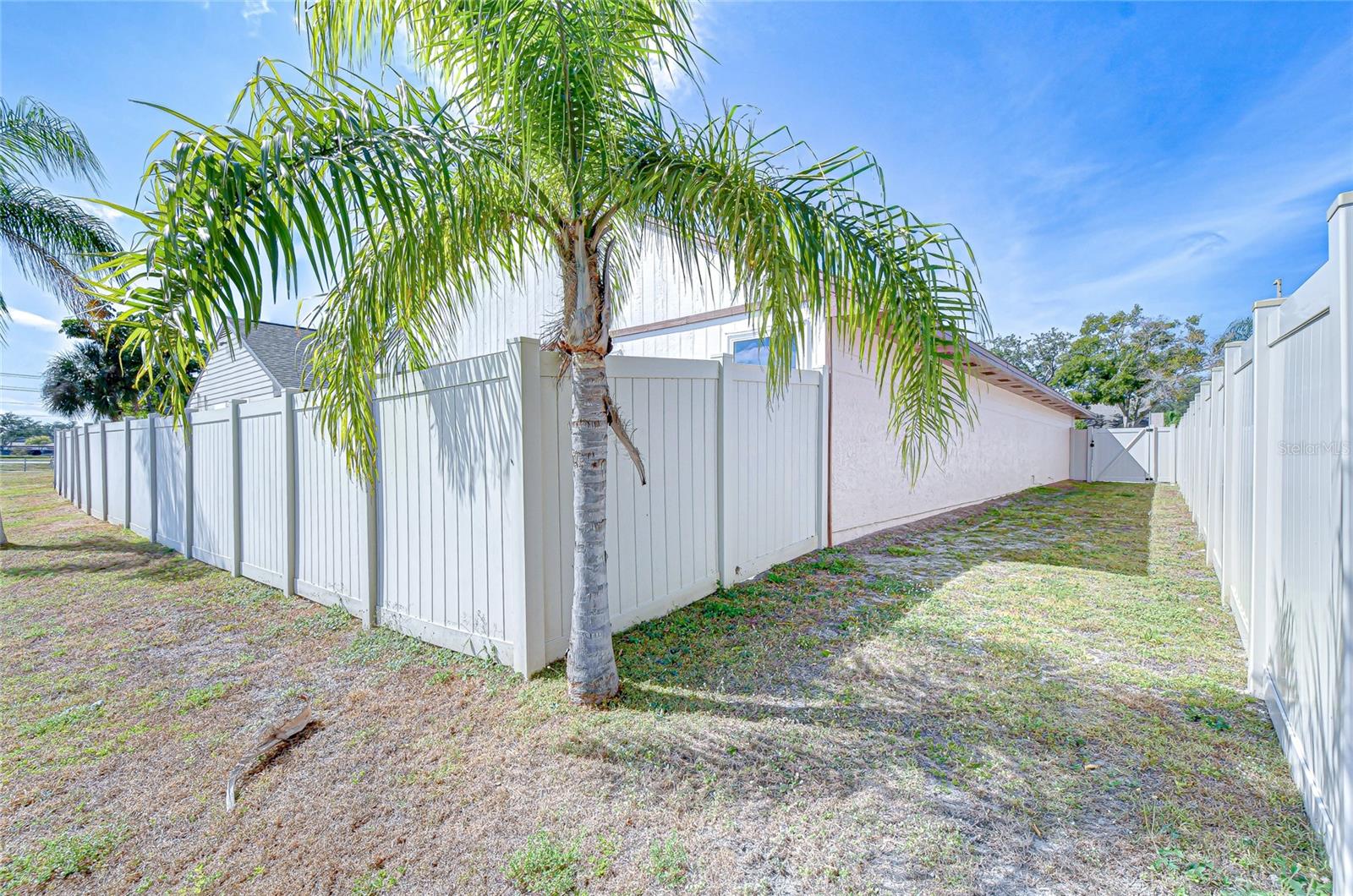 10825 VENICE CIR