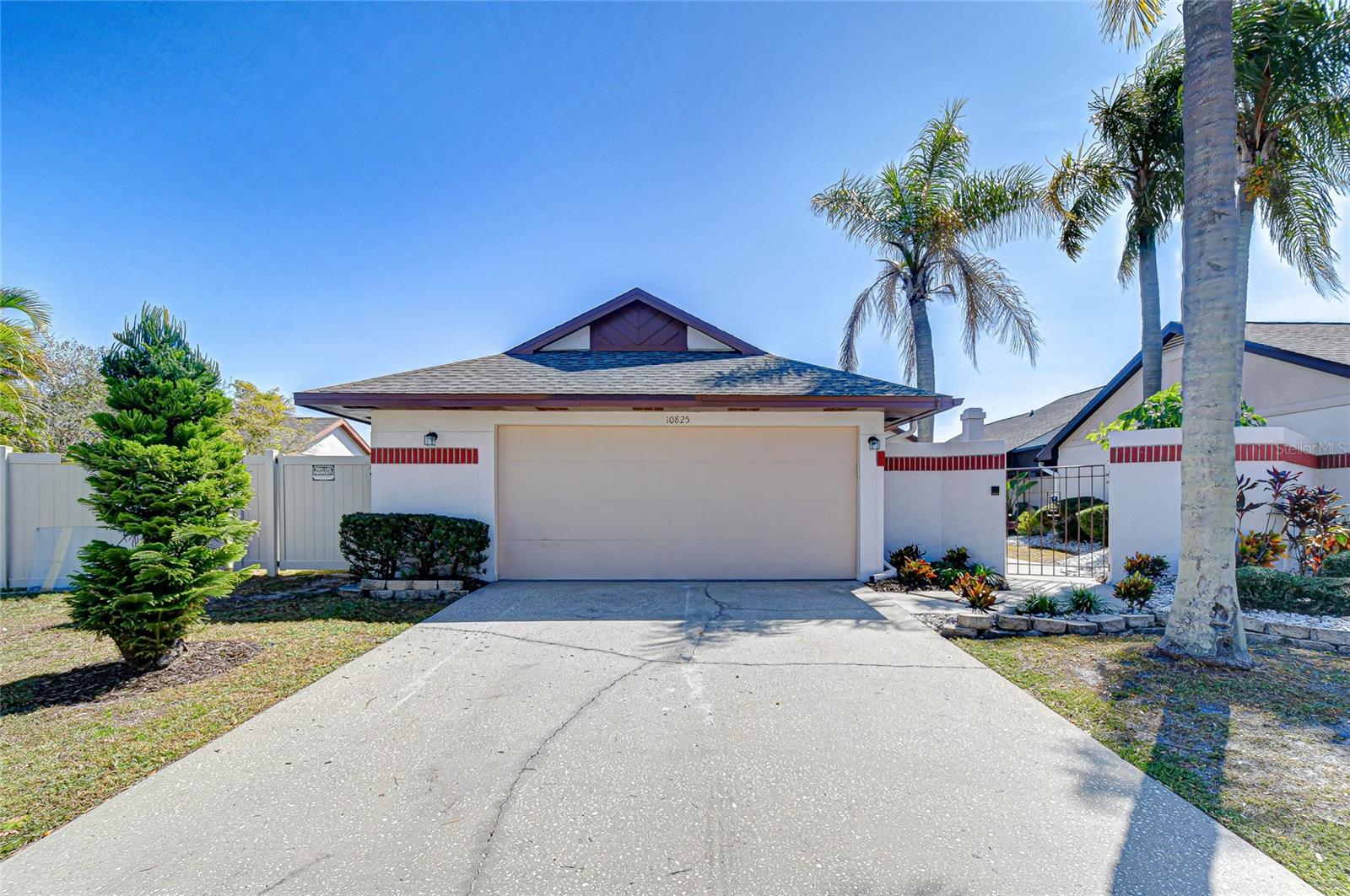 10825 VENICE CIR
