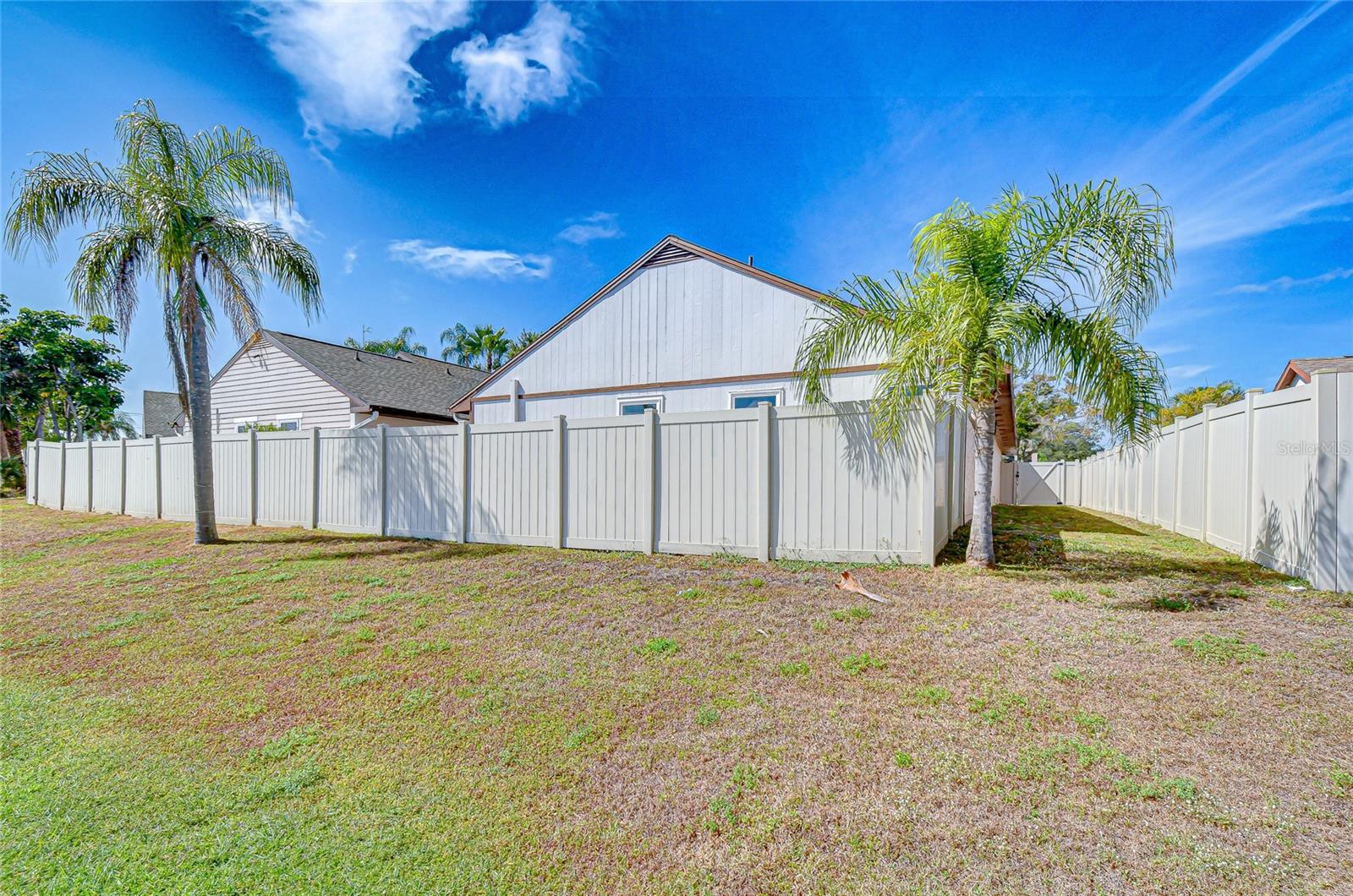 10825 VENICE CIR
