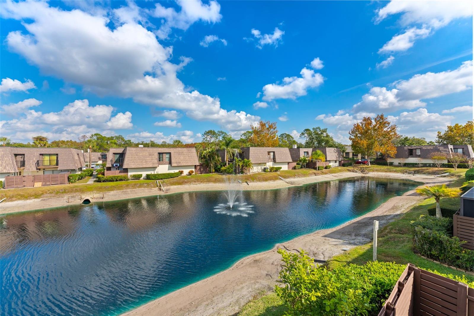 15233 W POND WOODS DR #404