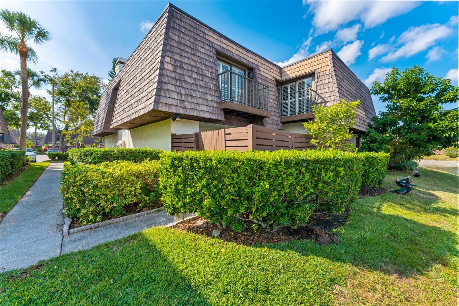 15233 W POND WOODS DR #404