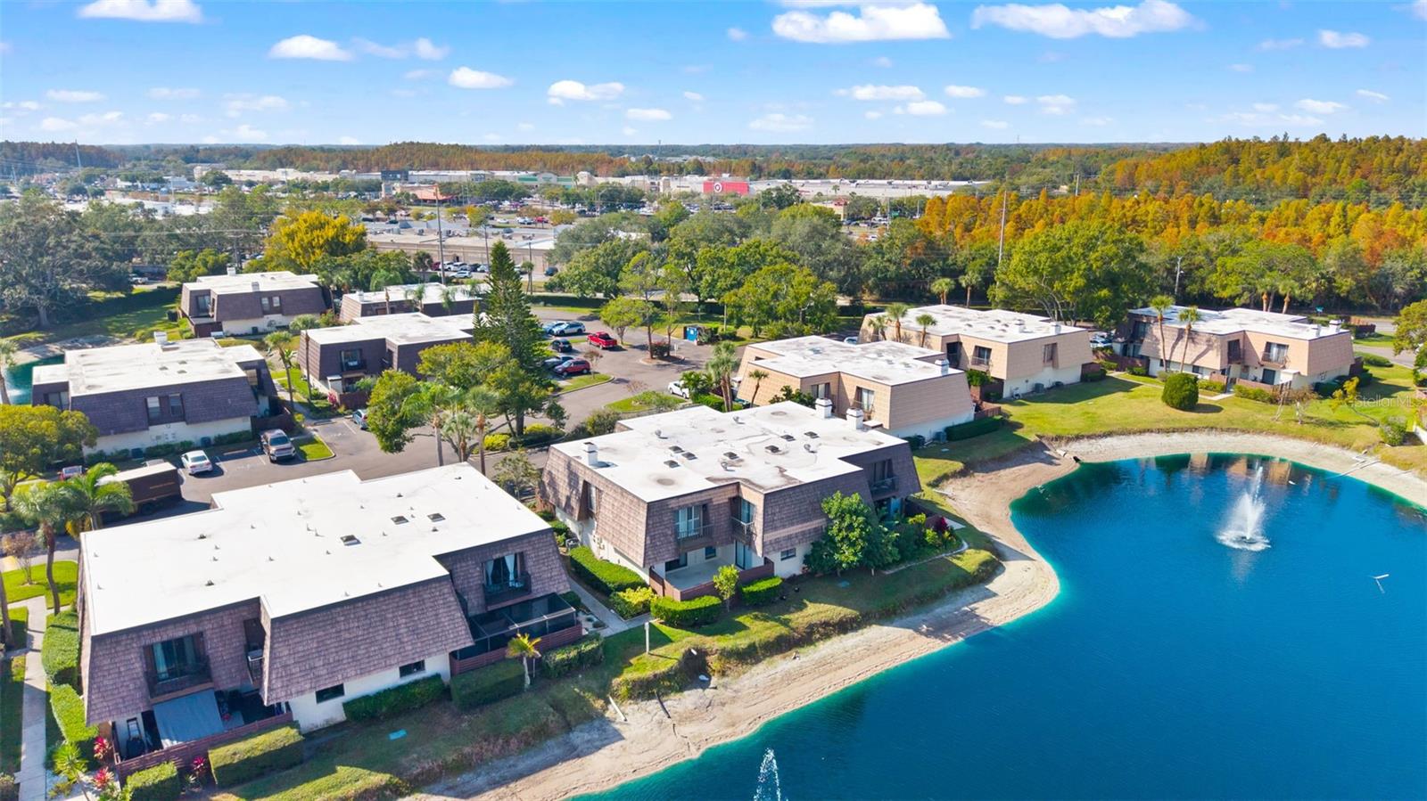 15233 W POND WOODS DR #404