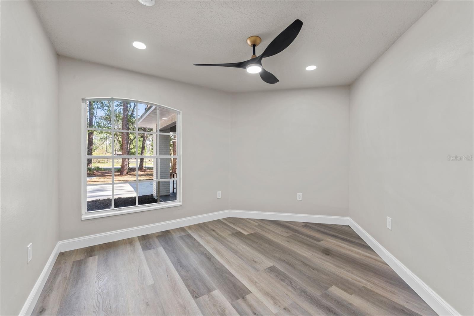 27944 GREEN WILLOW RUN