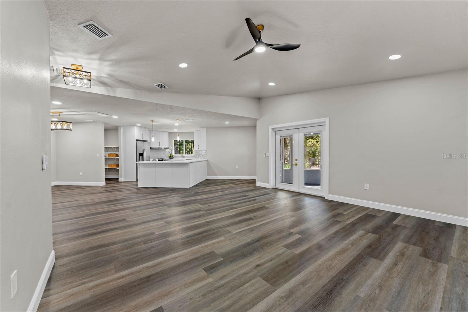 27944 GREEN WILLOW RUN