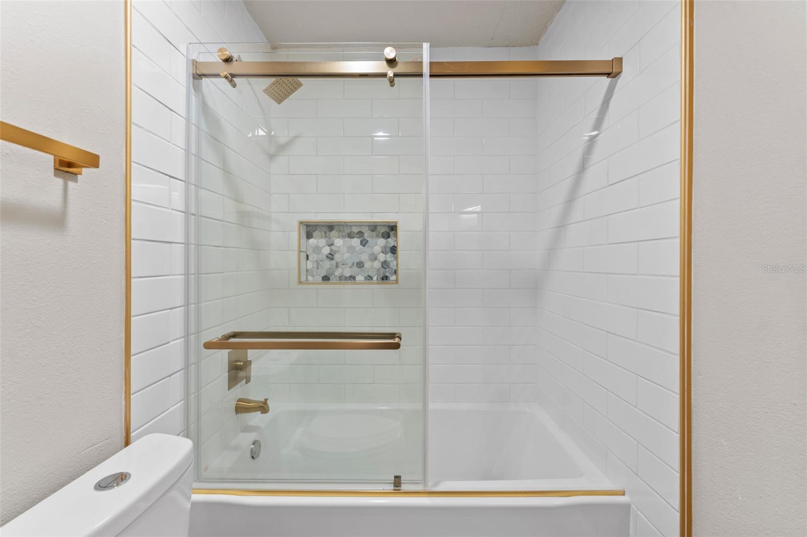 27944 GREEN WILLOW RUN