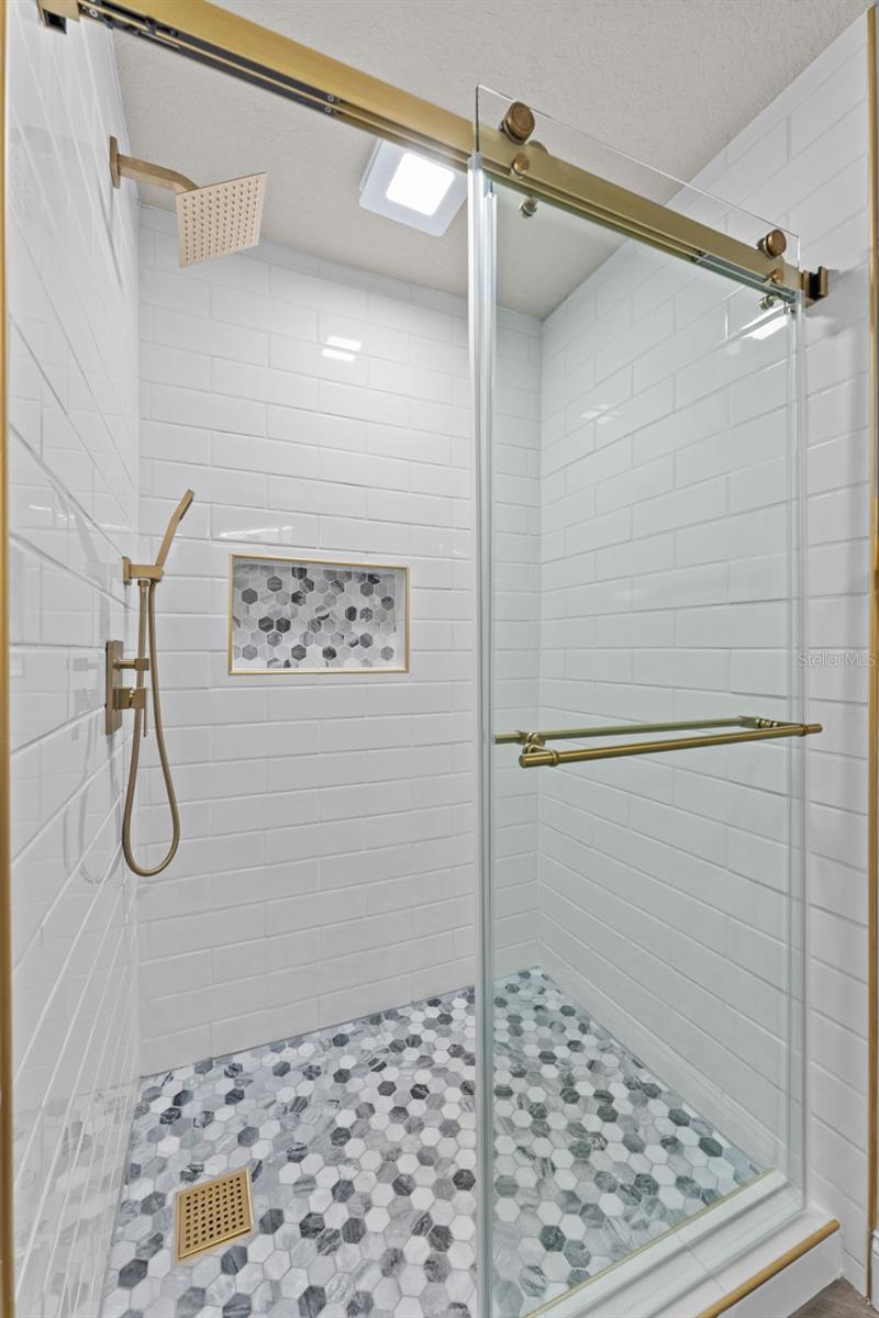 27944 GREEN WILLOW RUN